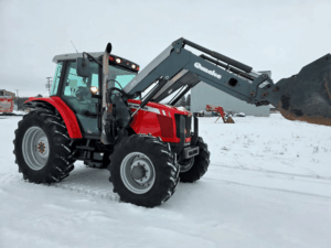 Massey Ferguson 5460 2012 avec chargeur Quicke Q45, vue avant latérale, tracteur agricole usagé à vendre.