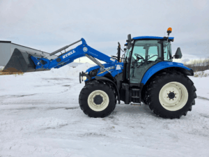 New Holland T5.95 2014 usagé avec chargeur frontal STOLL prêt à travailler au Québec