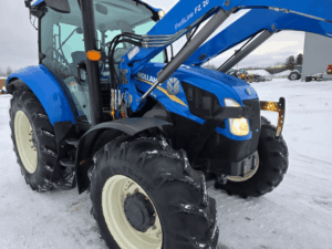 New Holland T5.95 2014 avec chargeur frontal Stoll détail avant tracteur usagé Québec