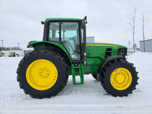 Used John Deere 7330 tractor side profile – 4,136 hours – PowerQuad 20x20 – Quebec