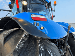 Aile arrière et éclairage New Holland T7.270