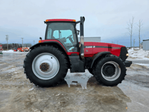 Tracteur Case IH MX210 rouge vu de profil droit à vendre chez Les Équipements Daigle