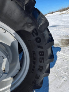Massey Ferguson 4707 rear tire 420/85R34