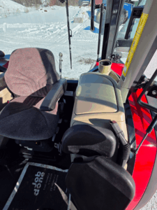 Massey Ferguson 4707 cab with suspension seat and ergonomic side console