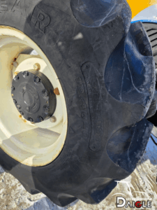 Pneu avant 12.4R24 New Holland T4030