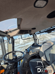 Case IH Maxxum 125 2021 tractor cab interior