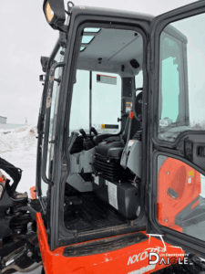 Kubota KX040-4 2017 cab operator access