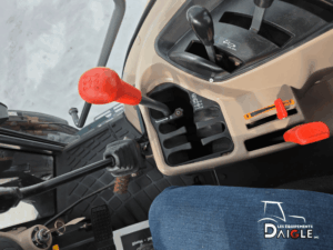 Kubota M7060 2016 hydraulic control levers in cab