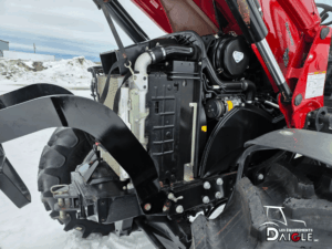 Compartiment moteur Case IH Maxxum 135 2019 avec capot ouvert