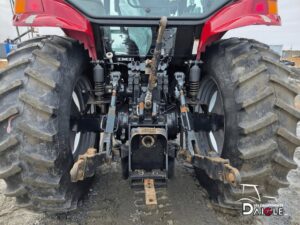 Attelage trois points Case IH MXM120 gros plan