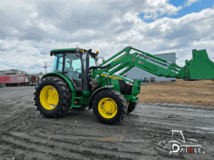 Tracteur John Deere 5115M avec loader vue latérale complète
