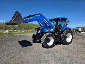 Blue 2020 New Holland T6.180 tractor with front loader and bucket for sale at Les Équipements Daigle