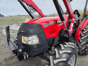 Capot avant et moteur du tracteur Case IH Farmall 70A
