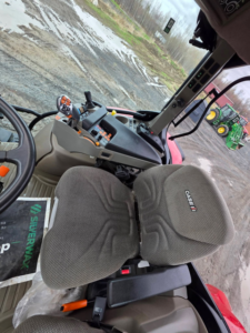 Commandes cabine tracteur Case IH Maxxum 115 joystick et console