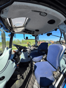 Siège et espace opérateur dans cabine New Holland T6.180