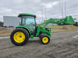 Full profile John Deere 4066R with cab