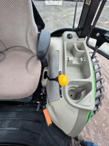 John Deere 4066R side controls
