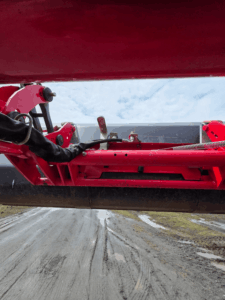 Structure du chargeur frontal Massey Ferguson 5711 dessous