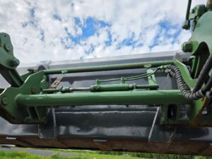 Godet du chargeur Fendt Cargo monté sur un tracteur Fendt 512 Vario 2016