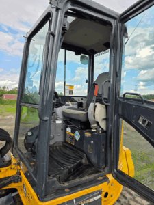 Cabine de l'excavatrice John Deere 35G 2017 avec accès opérateur