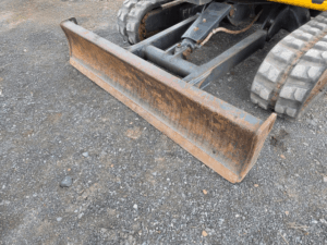 Front dozer blade on 2017 John Deere 35G excavator