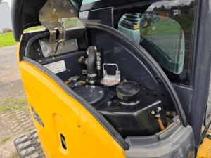 Hydraulic reservoir on 2017 John Deere 35G excavator in excellent condition