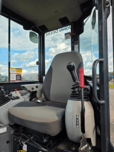 Siège et commandes de la cabine John Deere 35G 2017