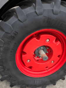 Jante rouge et pneu Trelleborg du Fendt 514 Vario S4 ProfiPlus