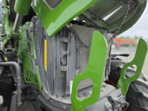 Side view of the cooling package on a 2021 Fendt 514 Vario S4 ProfiPlus