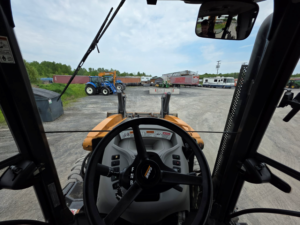 Intérieur de la cabine Case 580 Super N WT avec siège opérateur