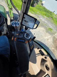 Multifunction joystick and control display inside the 2021 Fendt 514 Vario.