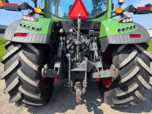 Relevage trois points et sorties hydrauliques du Fendt 514 Vario 2021.
