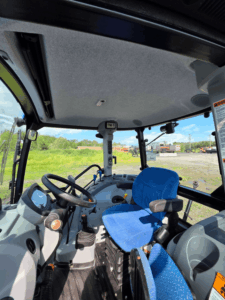 Intérieur de la cabine du New Holland T4.75 2016