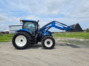 Profil droit du tracteur New Holland T6.145 2022