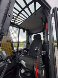 Cabine Case CX85E 2024 avec siège opérateur et vitre de toit