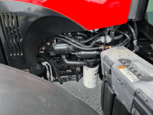 Engine components of 2014 Case IH Farmall 105U tractor