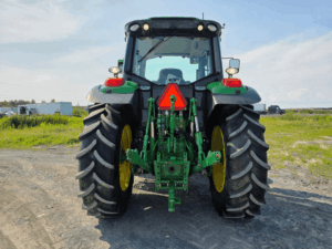 Arrière du tracteur John Deere 6110M 2020 usagé
