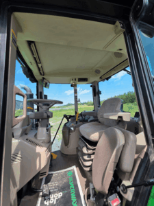 Intérieur cabine John Deere 6110M 2022 usagé