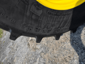 Pneu avant 460/85R24 John Deere 6110M 2020