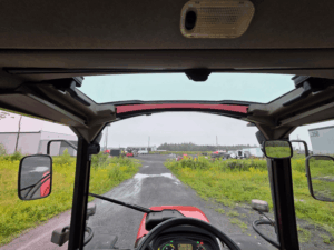 2014 Case IH Farmall 105U cab sunroof