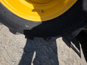 Pneu et bande de roulement John Deere 310SL 2018