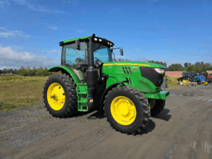 Vue avant tracteur John Deere 6145R 2016