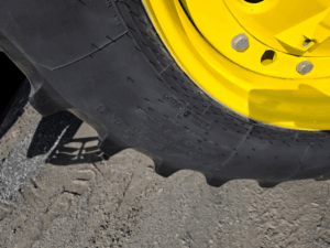 Pneu agricole 380/85R28 John Deere 6145R